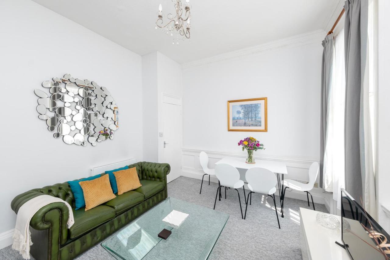 Super City Centre Apartment - Two Bedrooms, Perfect Location バース エクステリア 写真